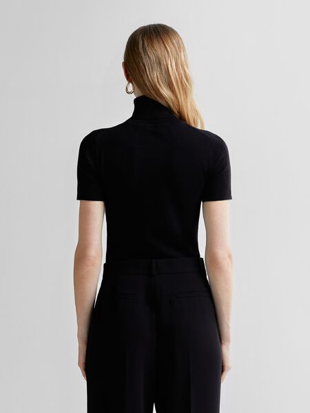 Pola pooloneule, musta