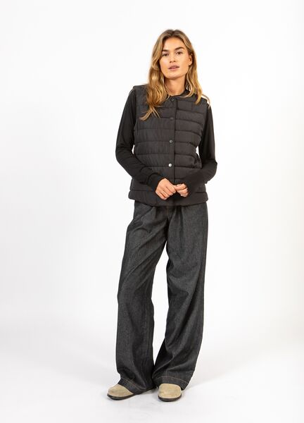 Asta quilted vest, black
