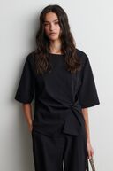 Arkai drape tee, black
