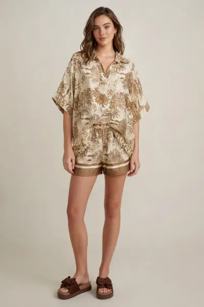 Shorts with Toile De Jouy print, beige