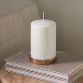RM monogram pillar candle 9,5x15, white