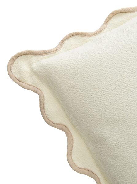 Cushion scalloped 45x45, white/beige