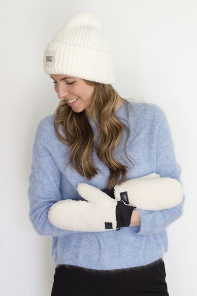 UGGfluff mitten with logo tape, nimibus