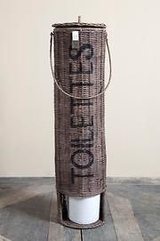 Rustic rattan toilettes