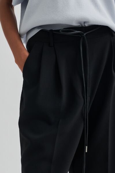 Fique string shorts, black