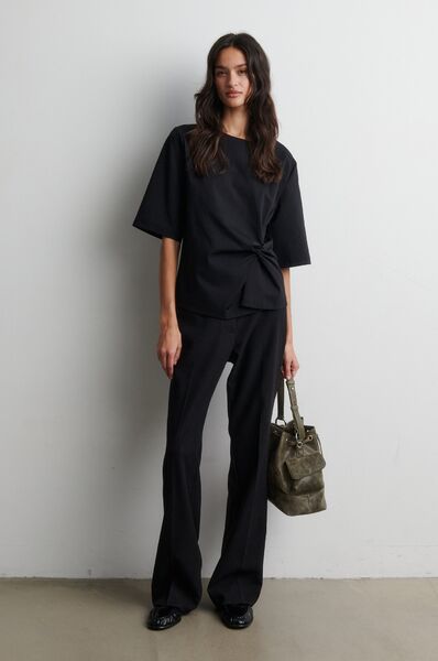Arkai drape tee, black
