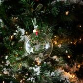 Merry and bright ornament dia 12