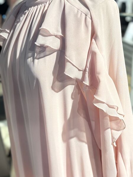 Dress with ruffles, rose