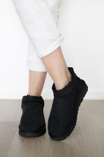 Classic ultra mini, black