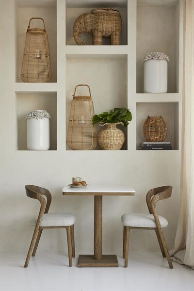 Flourishing vase tall