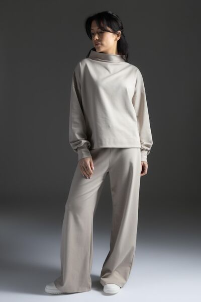 Lounge by luin blouse, pale sand