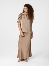 Roella heavy sateen blouse, dark taupe