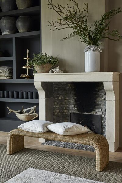 Flourishing vase tall