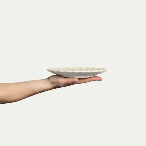 Oyster plate 20cm, sand