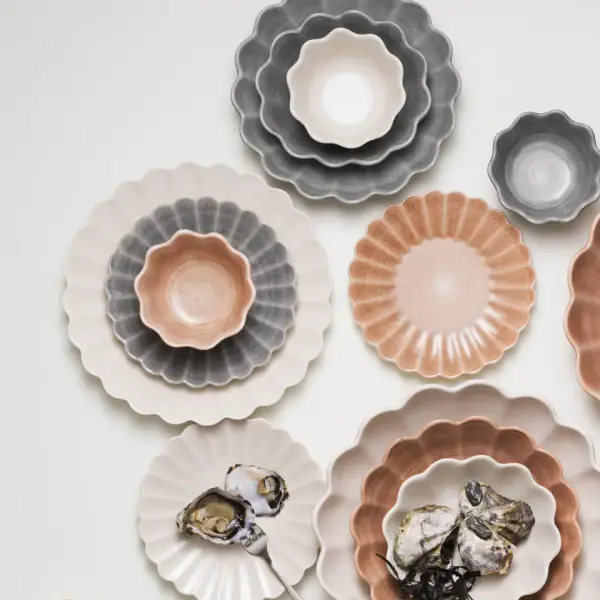 Oyster plate 28cm, sand