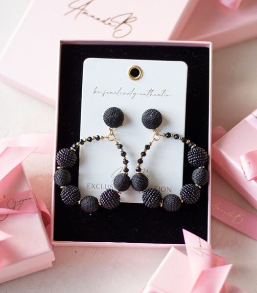 Korvakorut, black bobble