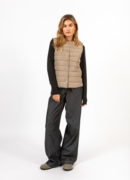 Asta quilted vest, sand